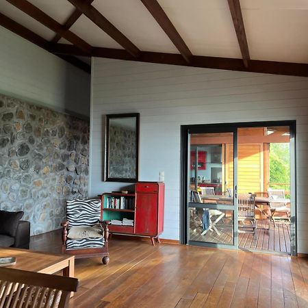 Villa Atypique Le Chat Perche De Grand Anse Petite-Ile Exterior photo