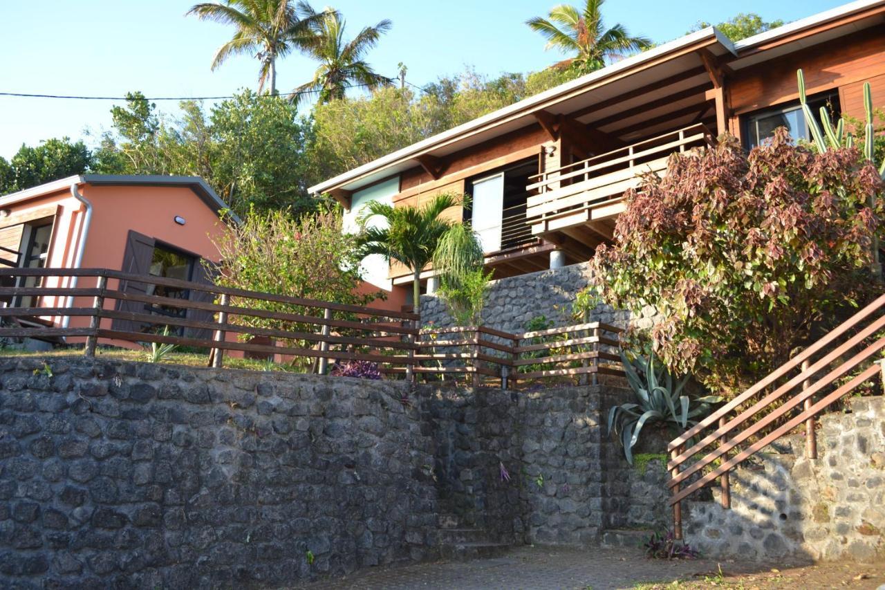 Villa Atypique Le Chat Perche De Grand Anse Petite-Ile Exterior photo