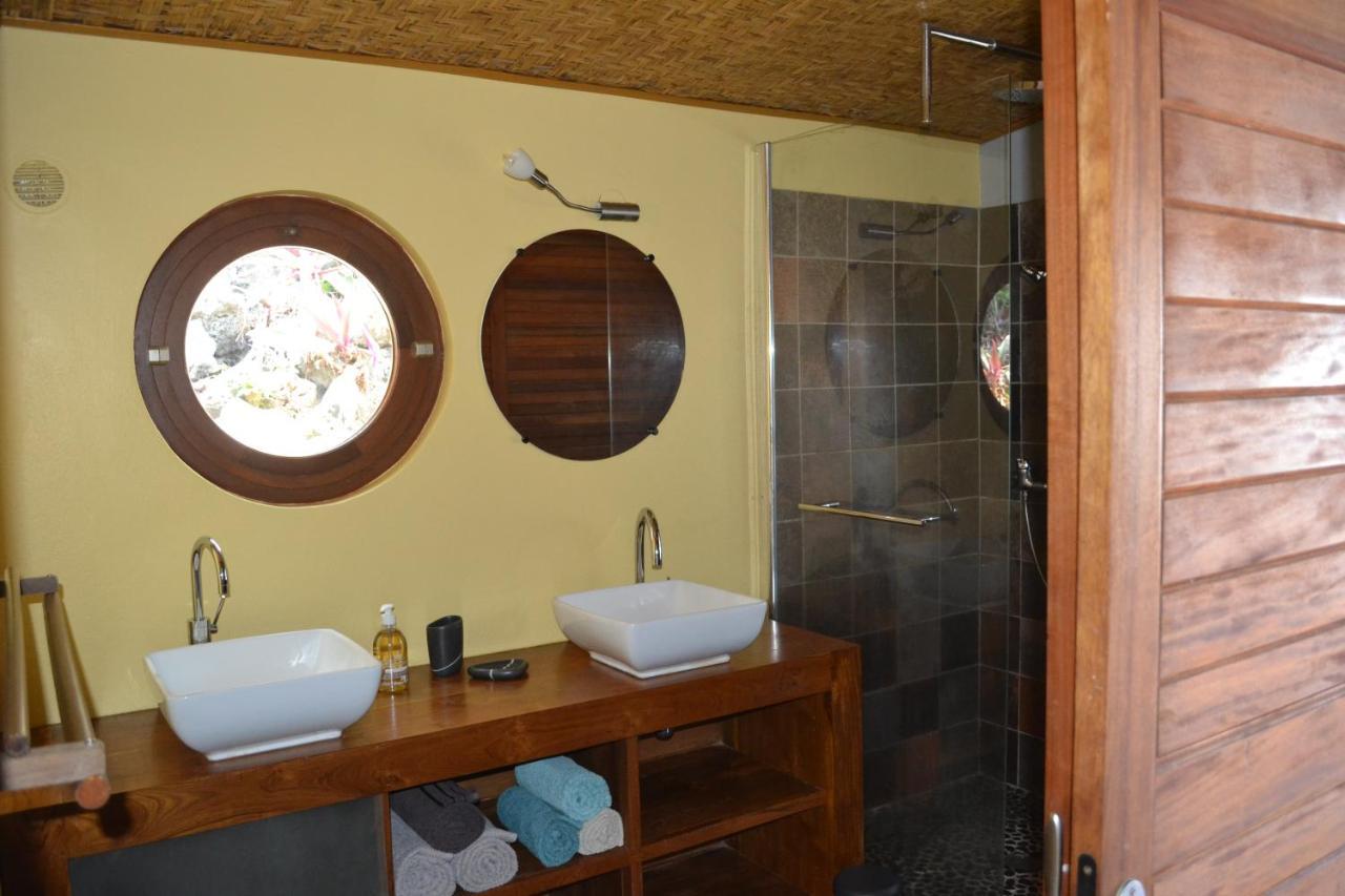 Villa Atypique Le Chat Perche De Grand Anse Petite-Ile Exterior photo