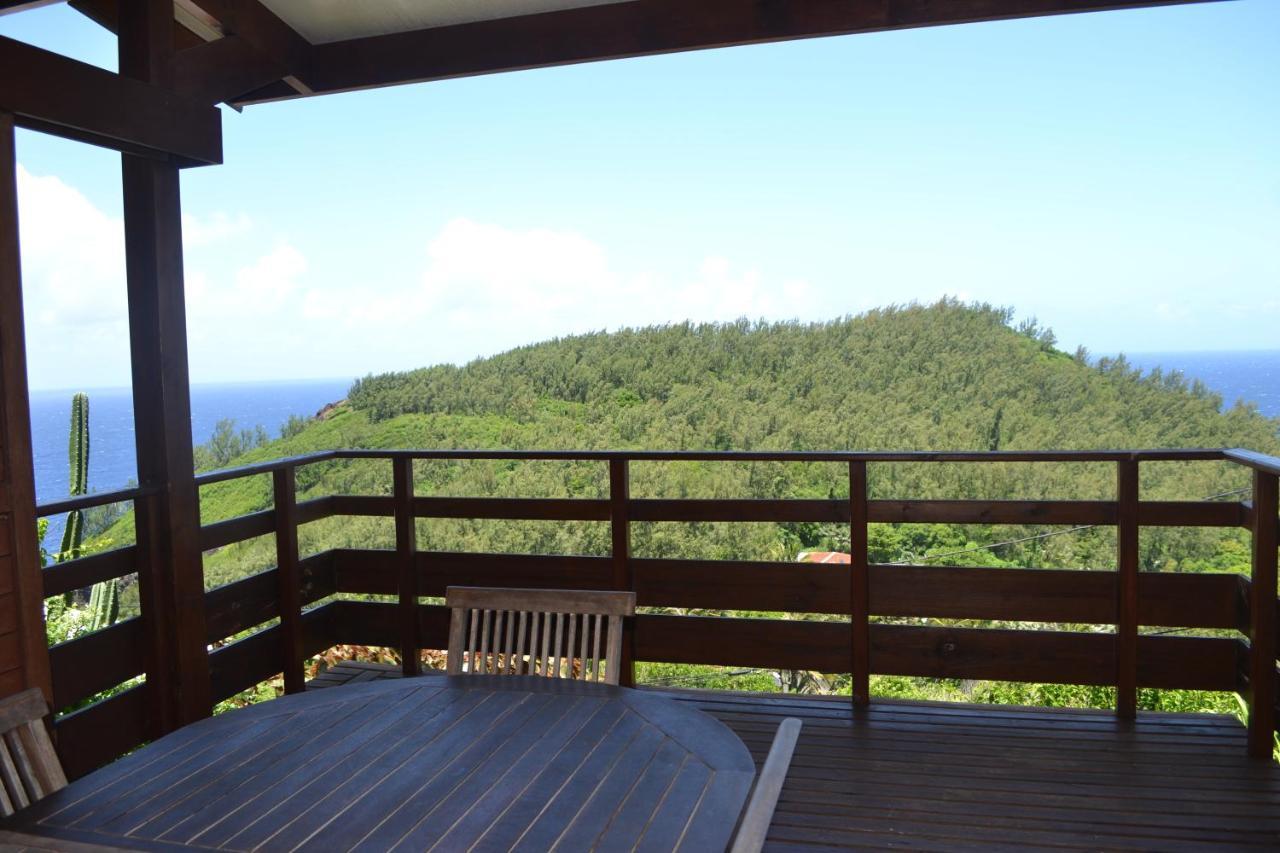 Villa Atypique Le Chat Perche De Grand Anse Petite-Ile Exterior photo